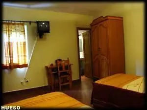 بيت ضيافة Hueso 2*